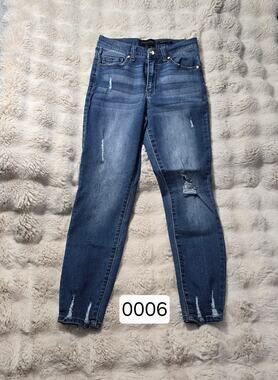 KENDALL + KYLIE JEANS WOMENS SIZE 4